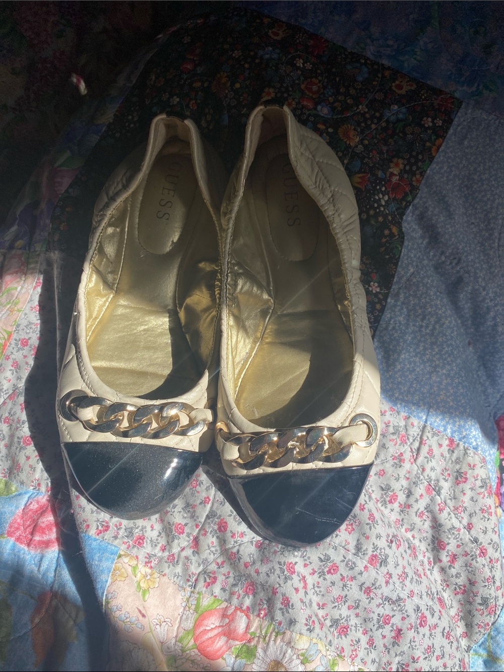 Guess Cream Ballet Flats with Black Toe and Gold Chain